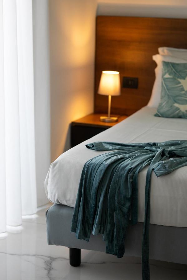 Palazzo Sovrana Serviced Luxury Apartments Palermo Exterior foto